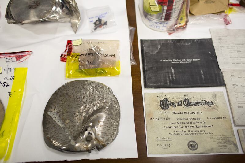 galleries/2015/04/07/backpacks-bombs-blood-the-evidence-against-dzhokhar-tsarnaev-photos/150407-boston-bomber-07_yx77pu