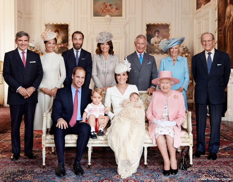 articles/2015/07/09/mario-testino-s-adorable-royal-christening-photos-released/150706-sykes-testino-photos-embed1_olzoqv