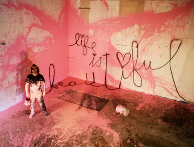 articles/2010/02/18/who-is-mr-brainwash/mr-brainwash_82786_ci6bim