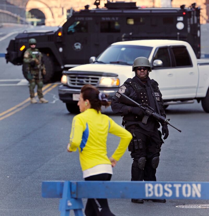 galleries/2013/04/16/boston-marathon-bombing-the-day-after/boston-bombing-second-day-barricade2_e8eyjz