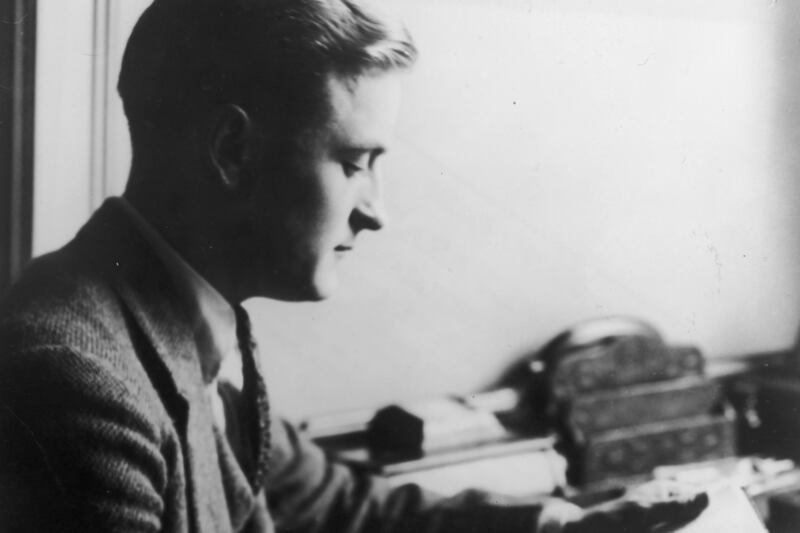 articles/2011/07/16/f-scott-fitzgerald-s-on-booze-america-s-drunkest-writer/f-scott-fitzgerald-alcohol-so_oatafw