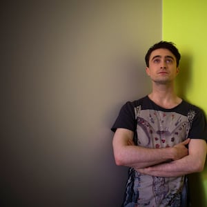 articles/2014/05/16/daniel-radcliffe-says-no-more-harry-potter-he-s-not-engaged-either/140515-stern-radcliffe-tease_rib82x