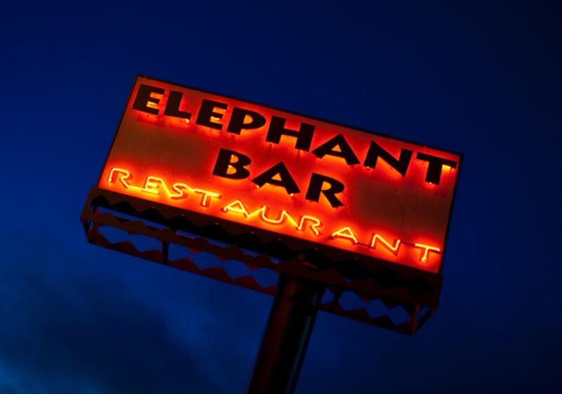 galleries/2010/11/16/25-deadliest-pies/pies---ice-cream-mud-pie-elephant-bar_j6nciz