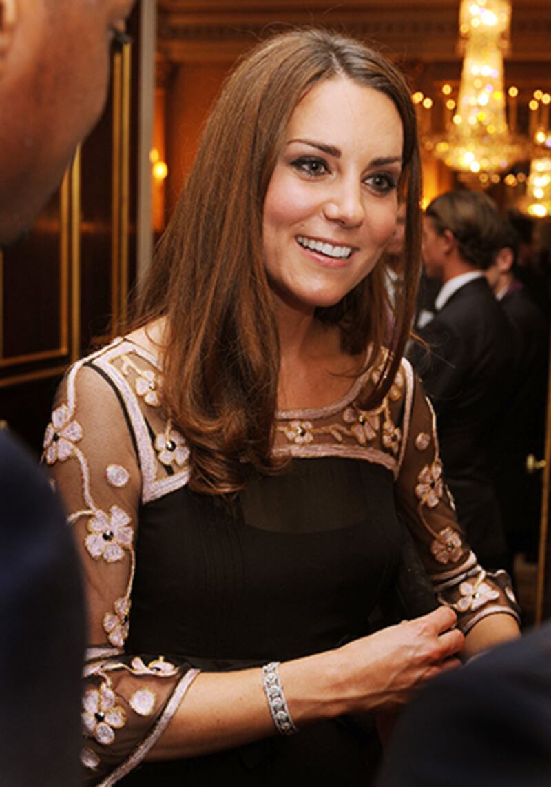 articles/2012/10/31/effect-of-kate-aint-so-great/middleton_floral_jbleiy