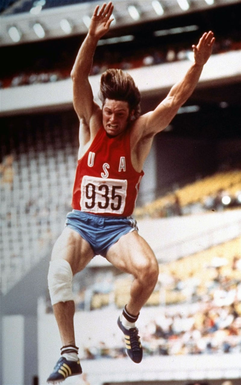 articles/2015/01/31/the-first-heroism-of-bruce-jenner-but-not-the-last/150131-silversman-bruce-jenner-olympics-embed_kp6gqo