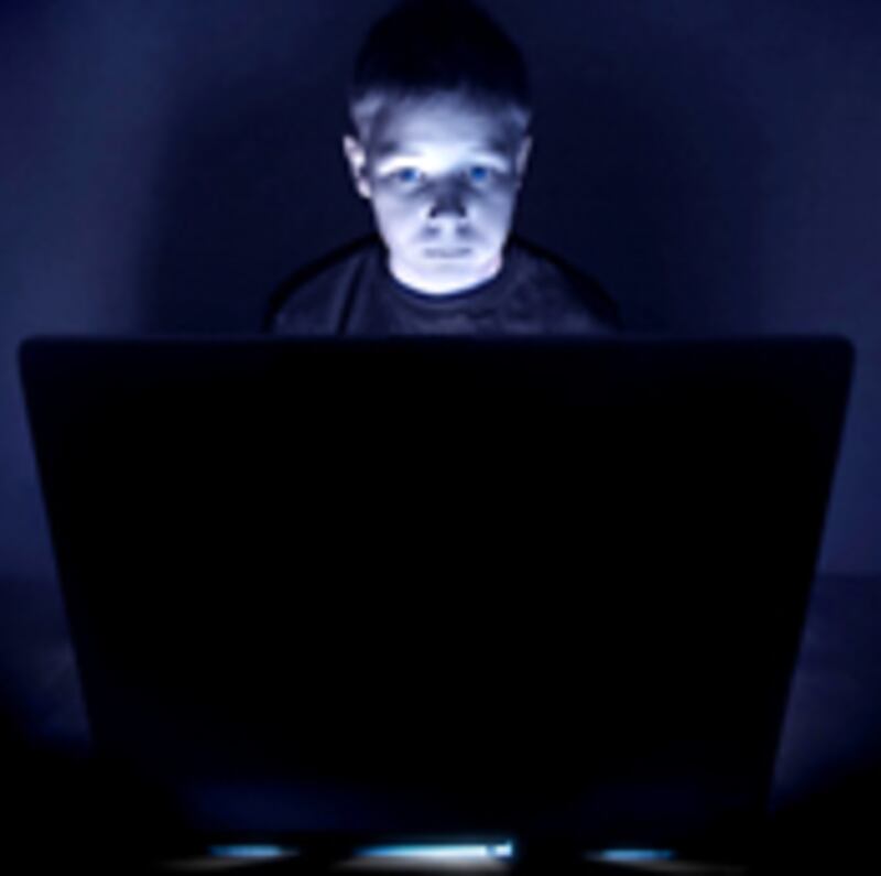 articles/2009/04/28/the-myth-of-online-predators/skenazy-online-predators-child-computer_24059_la2svw