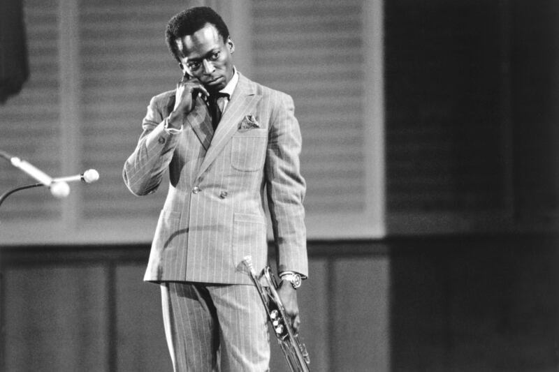 articles/2016/08/31/the-classic-cool-of-miles-davis/160831-joiner-miles-embed_3_a60lpb