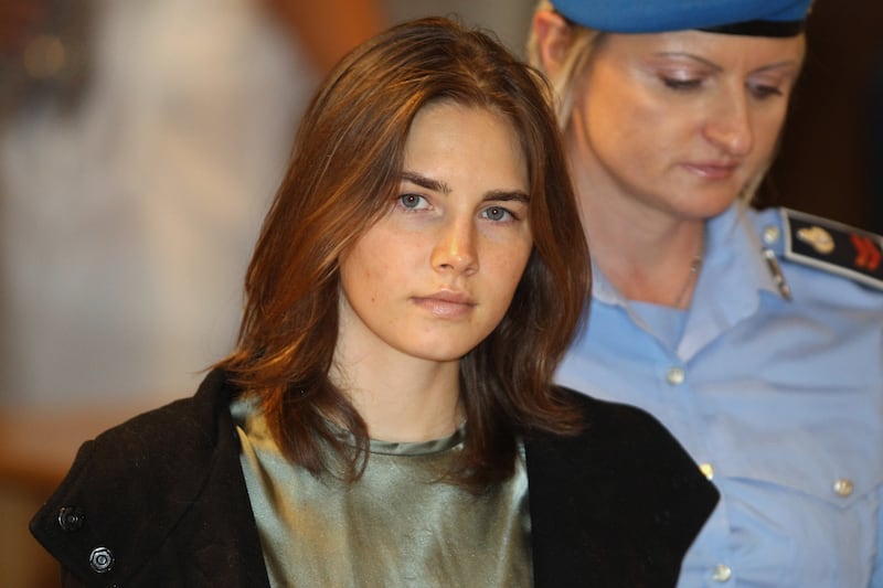 articles/2013/03/25/back-to-jail-for-amanda-knox/130325-amanda-knox-nadeau-tease_dlg5wn