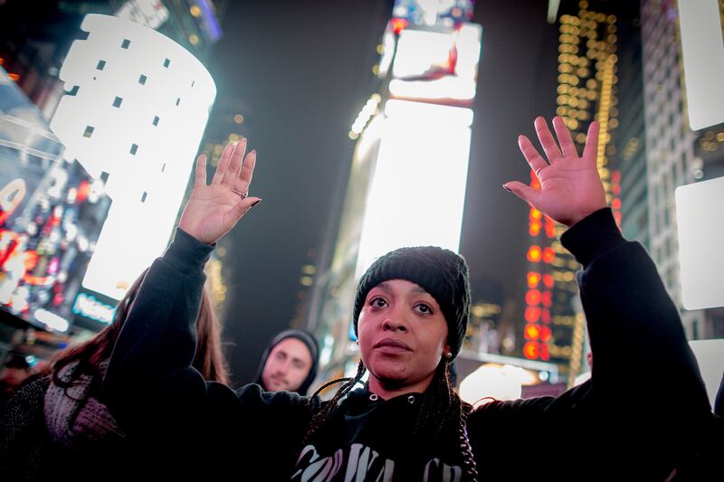 galleries/2014/12/03/scenes-from-the-eric-garner-protests-photos/141203-garner-protest7_rhqa55