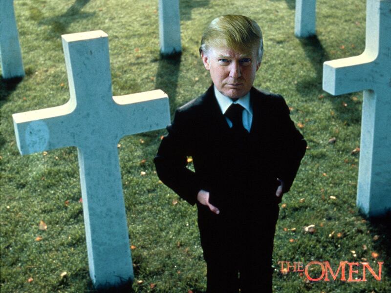 galleries/2015/10/12/here-s-donny-donald-trump-makes-classic-horror-films-more-terrifying/151012-trump-horror-10_qg2glz