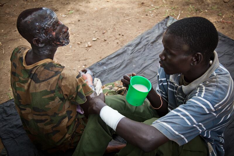 galleries/2012/04/24/sudan-bombs-south-sudan-after-oil-field-fight-photos/south-sudan-conflict-5_octovv