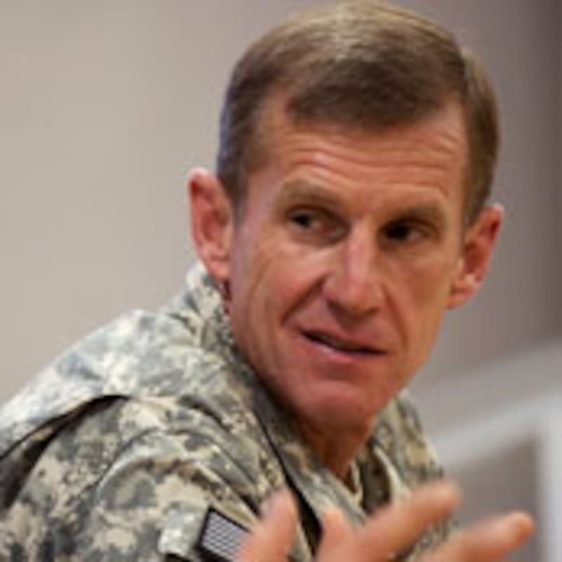 articles/2010/06/22/why-obama-must-fire-gen-mcchrystal-over-rolling-stone-quotes/hoge-mcchrystal_108816_idyf5c