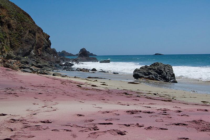 galleries/2013/06/19/five-brilliantly-colored-beaches-photos/130618-colorful-sand-beaches-purple_wkdorz