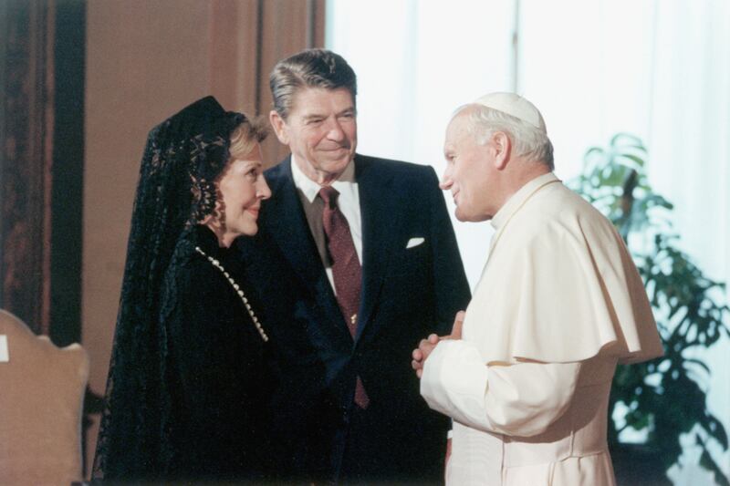 galleries/2014/03/27/the-popes-and-the-presidents-photos/presidents-and-popes-reagan_p9hl55