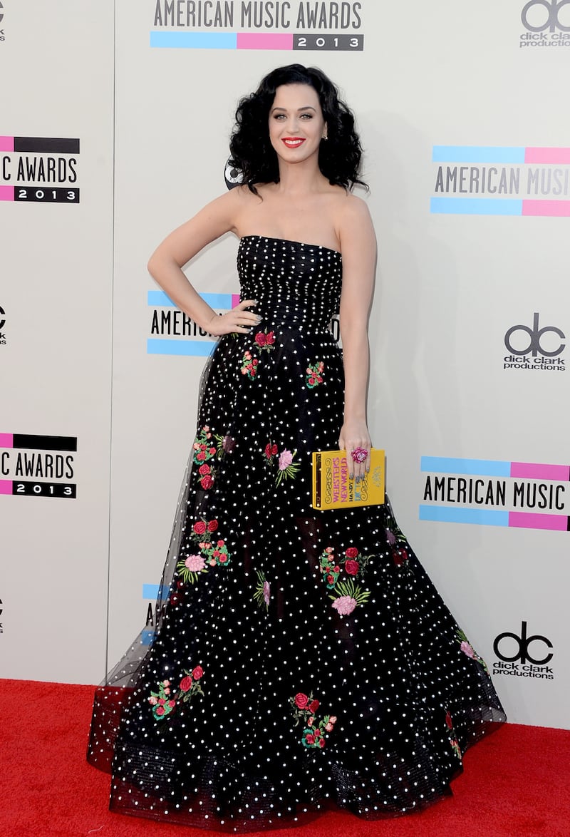 galleries/2013/11/24/best-of-ama-red-carpet-2013/131124-katy-perry-ama_j2xryp