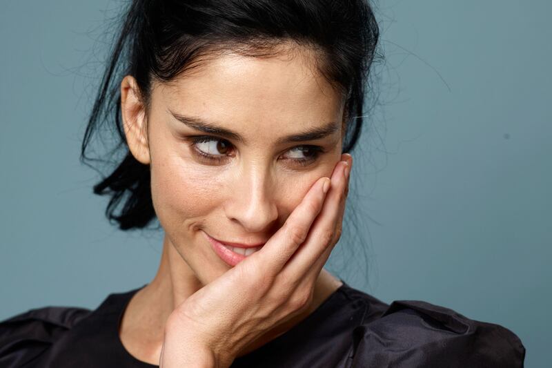 articles/2013/11/22/sarah-silverman-s-unsolicited-therapy-session-for-girls/131121-haglage-silverman-tease_wgy11p