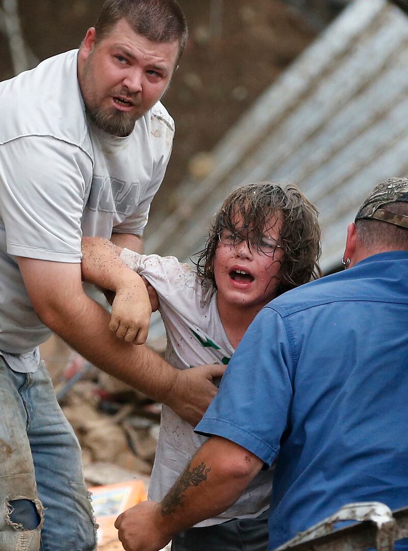 galleries/2013/05/20/photos-of-moore-oklahoma-after-the-tornadoes/130520-tornado-moore2_orgnh5