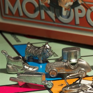 articles/2015/02/06/the-fanatic-feminist-who-made-monopoly/150205-oconnor-monopoly-book-tease_effbml