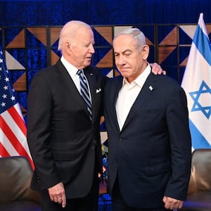 US President Joe Biden (L) and Prime Minister Benjamin Netanyahu