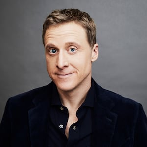 210123-Bradley-Alan-Tudyk-tease_keuld8