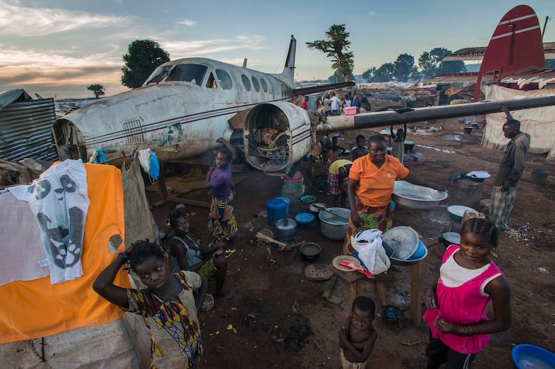 galleries/2014/05/25/stranded-at-bangui-airport-the-refugee-crisis-in-central-african-republic-photos/bangui-airport-dwellers-1_zw3fi0