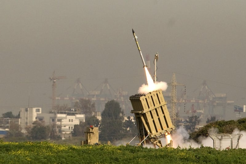 articles/2012/03/12/israel-s-iron-dome-can-t-stop-a-suitcase-bomb/iron-dome_oenbri