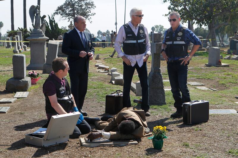 articles/2013/10/23/the-greatest-csi-crime-scene-investigation-episodes/131022-csi-meaney-tease_nfiia6