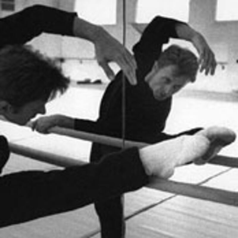 articles/2009/05/17/baryshnikov-unbound/urken-barishnykov_26949_gcs5lu