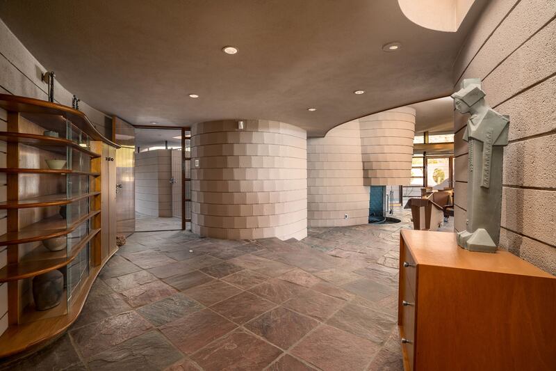 180128-mcnearney-omg-i-want-this-house-frank-lloyd-wright-arizona-14_jciiwf