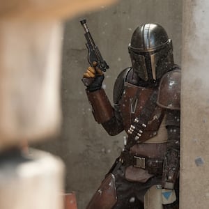 191112-leon-mandalorian-tease_w1pmzt