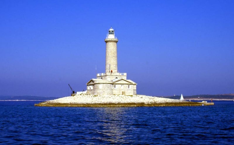 galleries/2012/05/12/the-world-s-best-lighthouses/porer-island-lighthouse_azwqe7