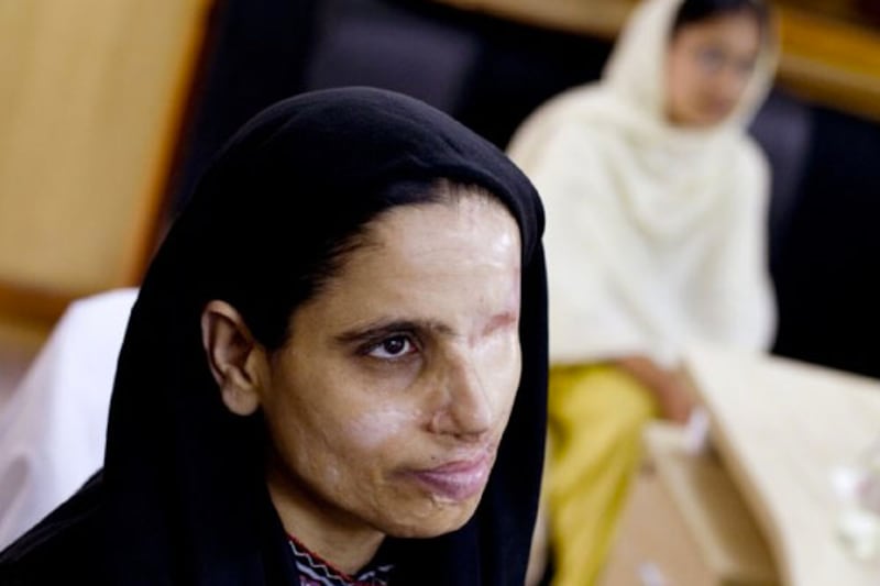 articles/2012/03/08/oscar-winning-saving-face-directors-battle-to-end-horror-of-acid-attacks/saving-face-documentary_zygwp8