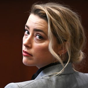 210412-amber-heard-depp-tease-01_zlacm9