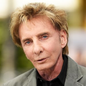 220311-Teeman-BarryManilow-Republicans-tease_zhwgmh