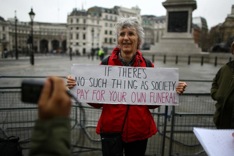 galleries/2013/04/17/london-crowds-and-dignitaries-pay-their-respects-at-margaret-thatcher-s-funeral/thatcher-funeral-04_ygmtkj