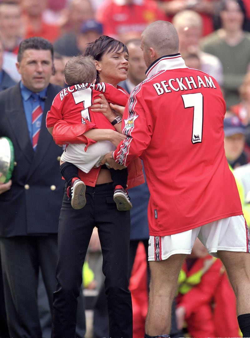 galleries/2014/04/17/victoria-beckham-at-40-photos/victoria-beckham-40th-game_ytfxtj