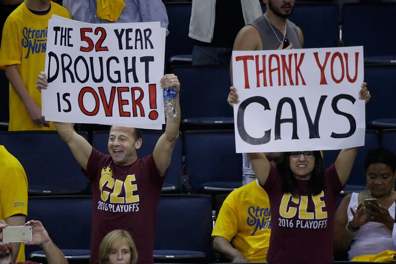 galleries/2016/06/20/cleveland-celebrates-cavaliers-win-photos/160620-clevland-reax1_bbais9