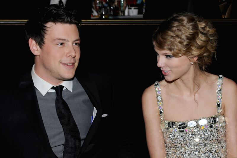 galleries/2012/03/02/tim-tebow-taylor-lautner-and-other-taylor-swift-boyfriend-photos/taylor-swift-corey-monteith_izjbq8