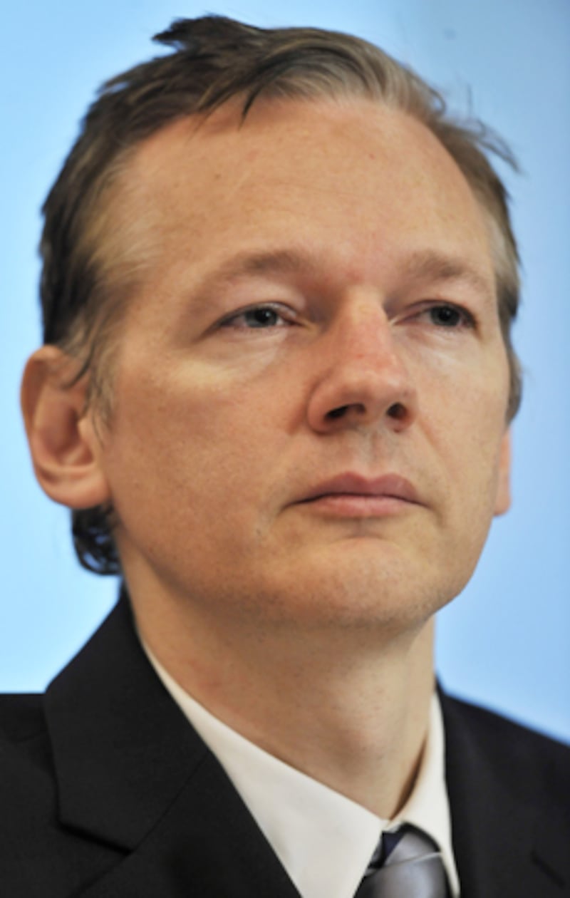 galleries/2010/12/13/julian-assange-s-hair-a-brief-history/julian-assange-hair-1_rswsqm