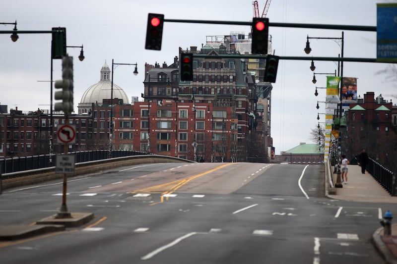 galleries/2013/04/19/haunted-boston-eerie-photos-of-the-locked-down-city/empty-boston-04_w8jjbk