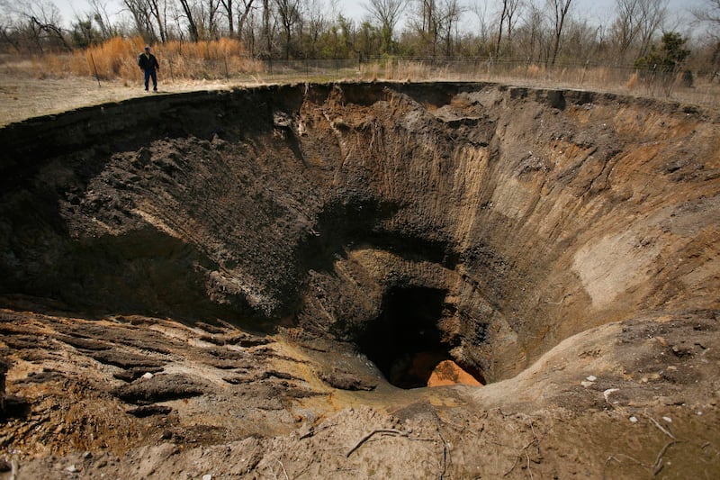 articles/2013/03/02/the-science-of-sinkholes-what-you-should-know/130301-sinkholes-tease_n3tsnd