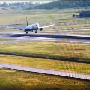 Video of a FedEx plane posted by Turkey's Minister of Transport and Infrastructure, Abdulkadir Uraloğlu