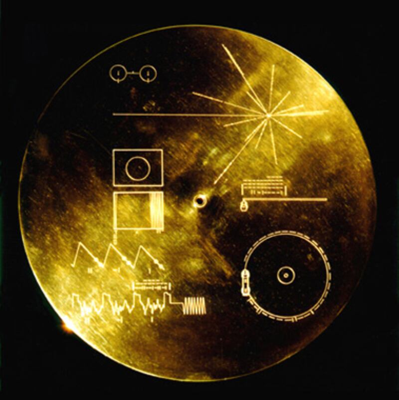 articles/2013/09/14/voyager-is-sending-us-the-sounds-of-interstellar-space/130913-voyager-phonograph-embed_imfdb3