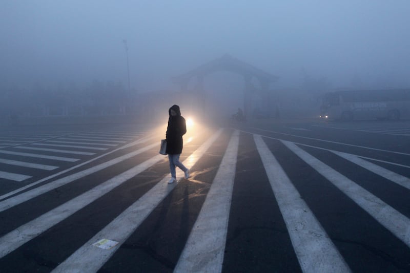 galleries/2014/02/27/smog-vortex-takes-over-beijing-photos/140226-china-smog10_wxrsvg