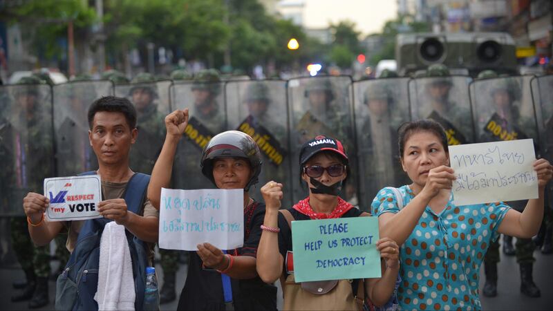 galleries/2014/05/27/striking-photos-from-thailand-s-military-coup-photos/140527-thailand-coup-9_myvkok