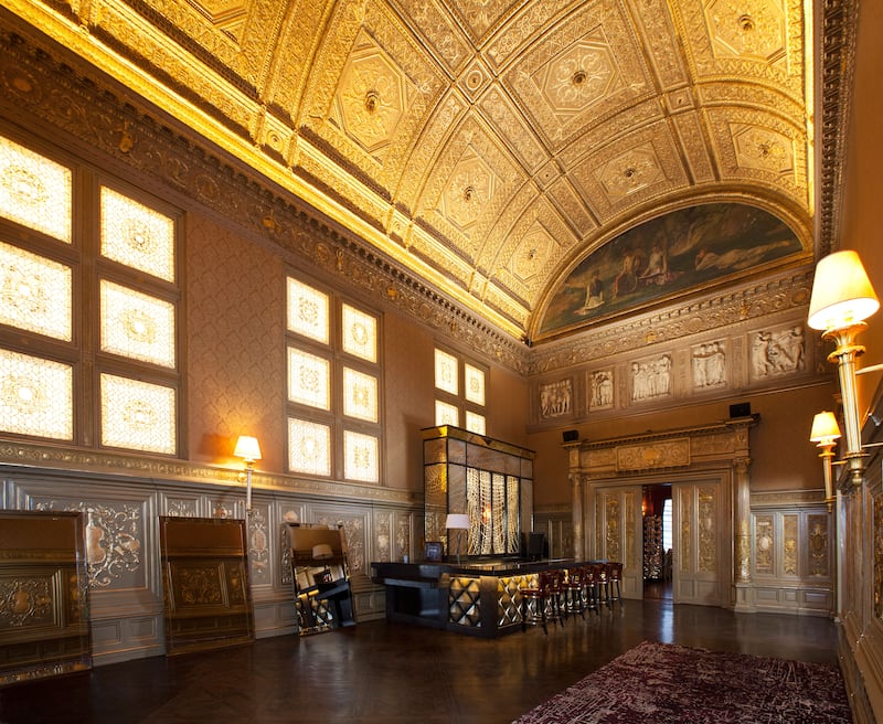 230311-oconnor-nyc-mansion-tour-Gold-Room_Long_yyfzyw