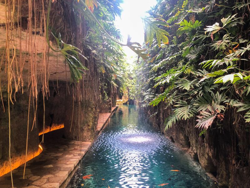 210322-mexico-Cenotes-Hacienda-Mucuyche-embed_qbqrna