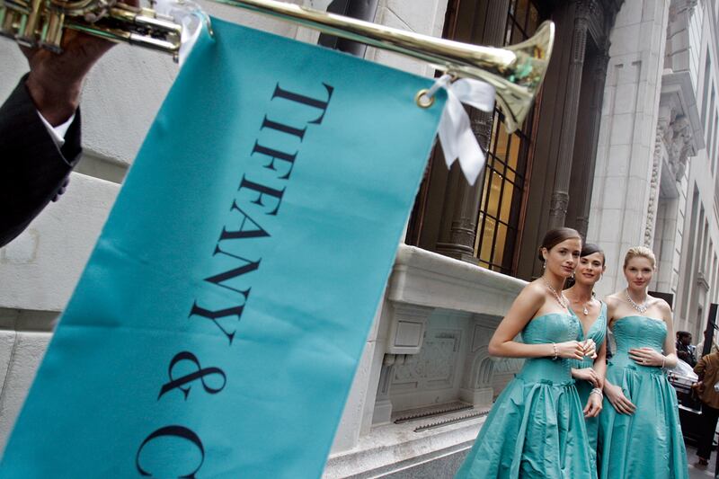 articles/2012/08/27/tiffany-s-sales-growth-slows-as-wealthy-cut-back/tiffany-earnings-zeitlin_vgzca8