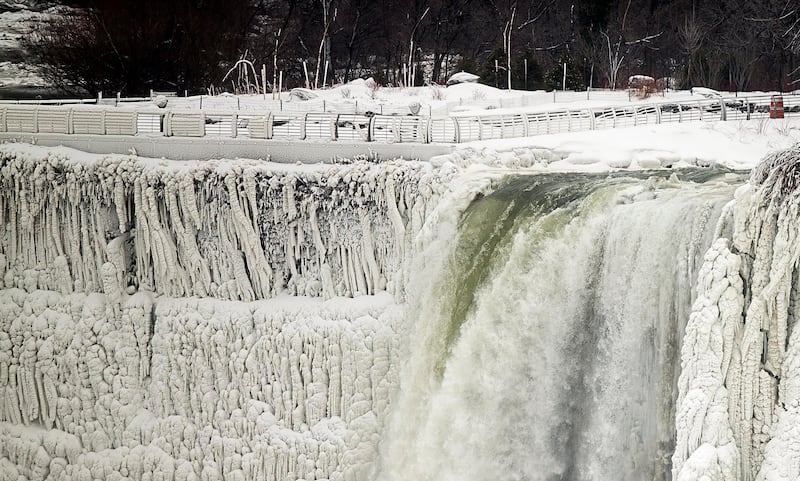 galleries/2014/03/04/niagara-falls-is-an-icy-frozen-wonderland/nigara-falls-gal-10_qupy2a