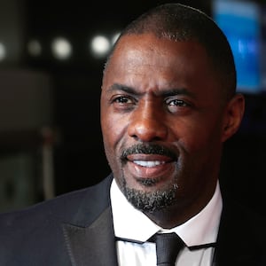 articles/2014/12/06/idris-elba-on-eric-garner-mi-mandela-and-selling-weed-to-dave-chappelle/141205-stern-elba-tease_pxc8me